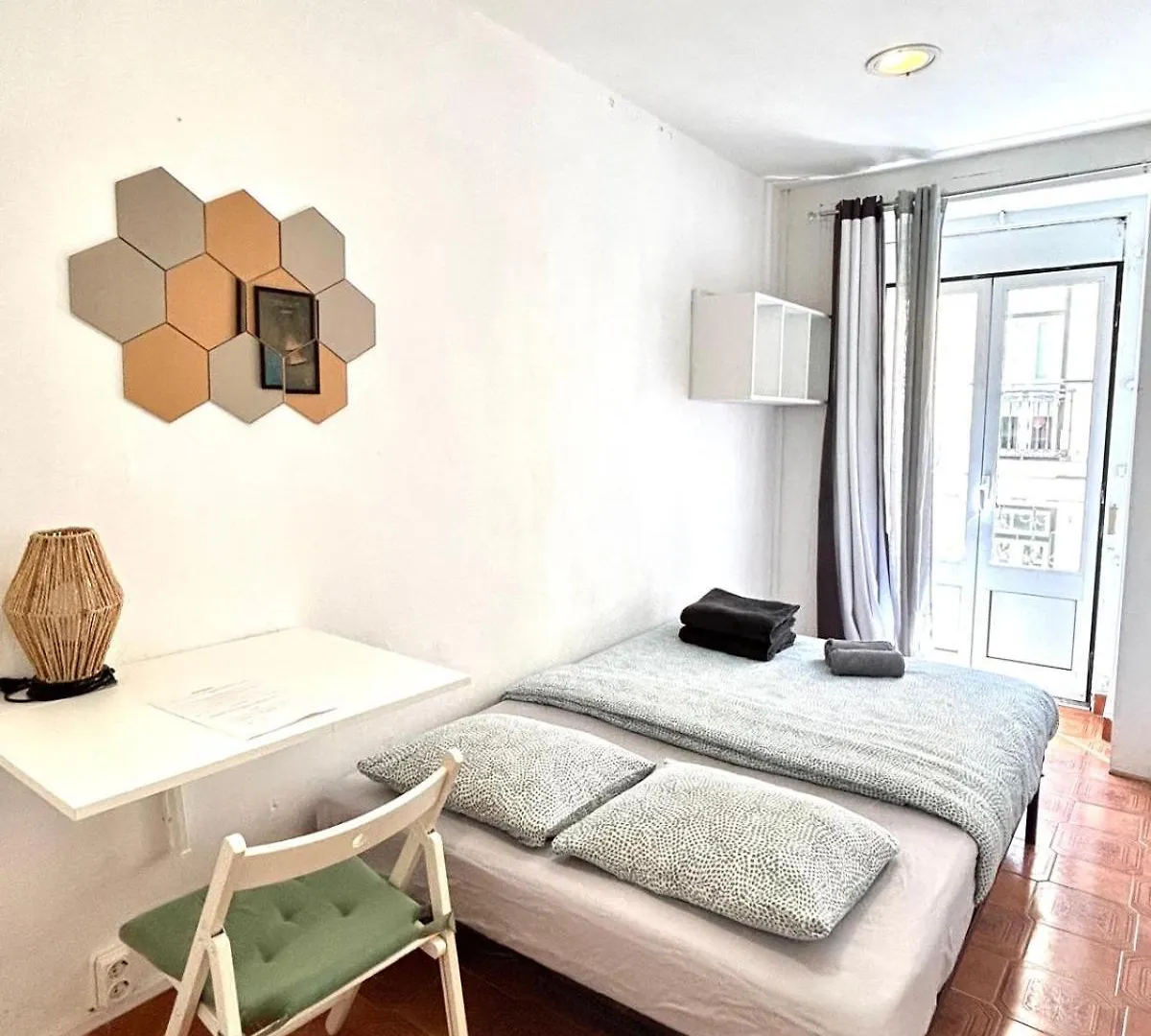 Shared Apartment With Bright Private Patio In Lisboa Guest house Lisbon