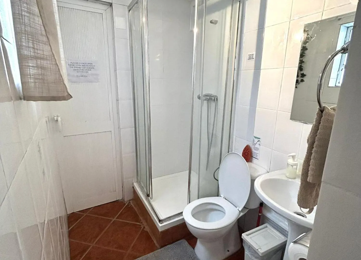 Guest house Shared Apartment With Bright Private Patio In Lisboa