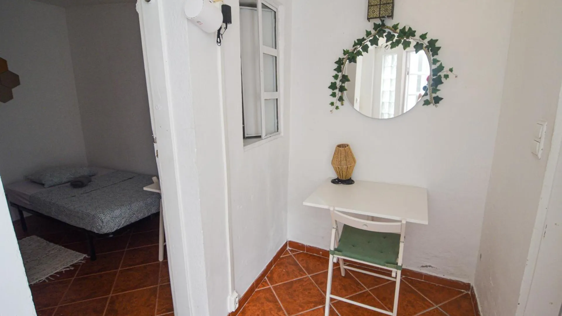 Shared Apartment With Bright Private Patio In Lisboa Lisbon
