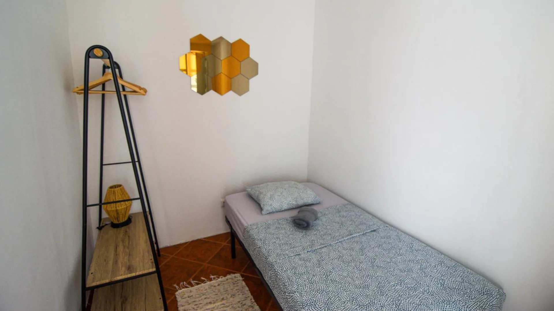Shared Apartment With Bright Private Patio In Lisboa